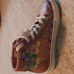 Womens 7 Coach shoes